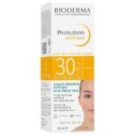 Bioderma Photoderm AKN Mat SPF30 Matifying Fluid 40ml واقي شمس للبشره الدهنيه من بايوديرما